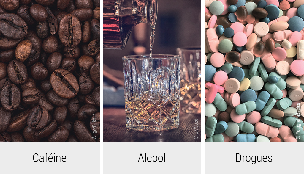 à gauche, des grains de café avec la légende « caféine », au milieu un verre à whisky avec la légende « alcool » et à droite des comprimés colorés avec la légende "drogues."